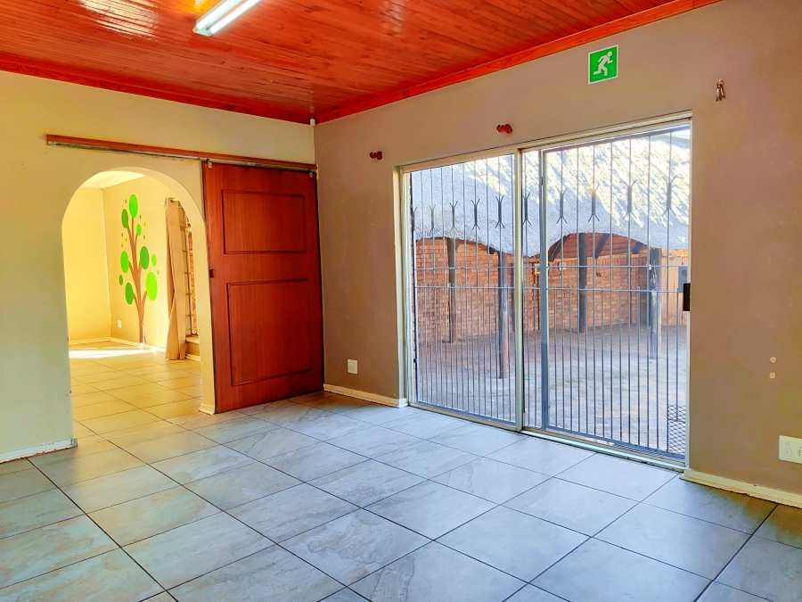 4 Bedroom Property for Sale in Flamwood North West